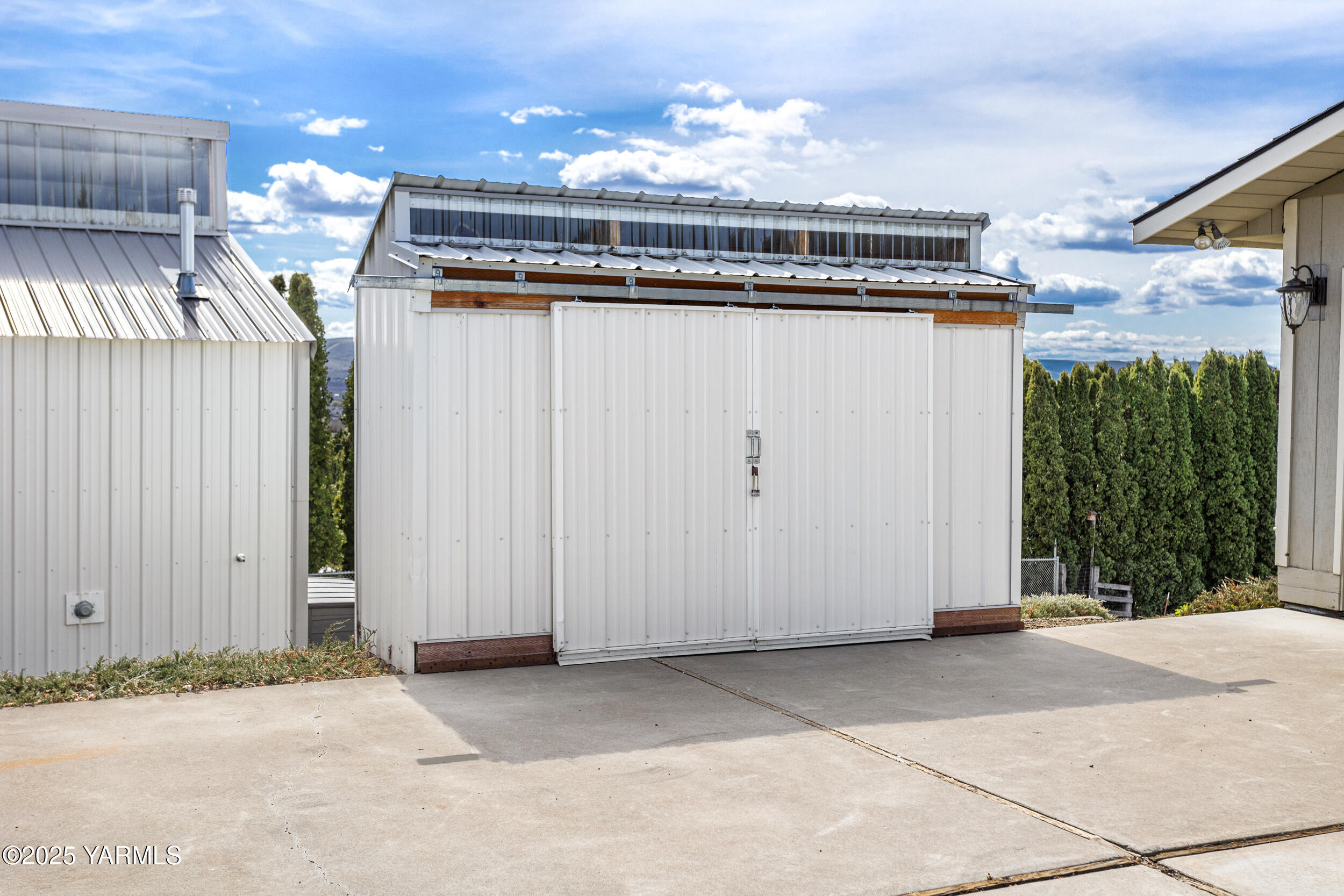 Yakima, Washington 98901, United States, 3 Bedrooms Bedrooms, ,2 BathroomsBathrooms,Residential,Pending,102318