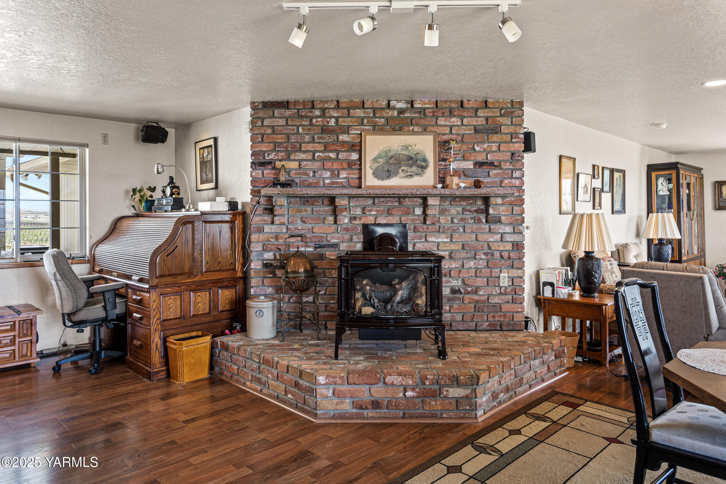 Yakima, Washington 98901, United States, 3 Bedrooms Bedrooms, ,2 BathroomsBathrooms,Residential,Pending,102318