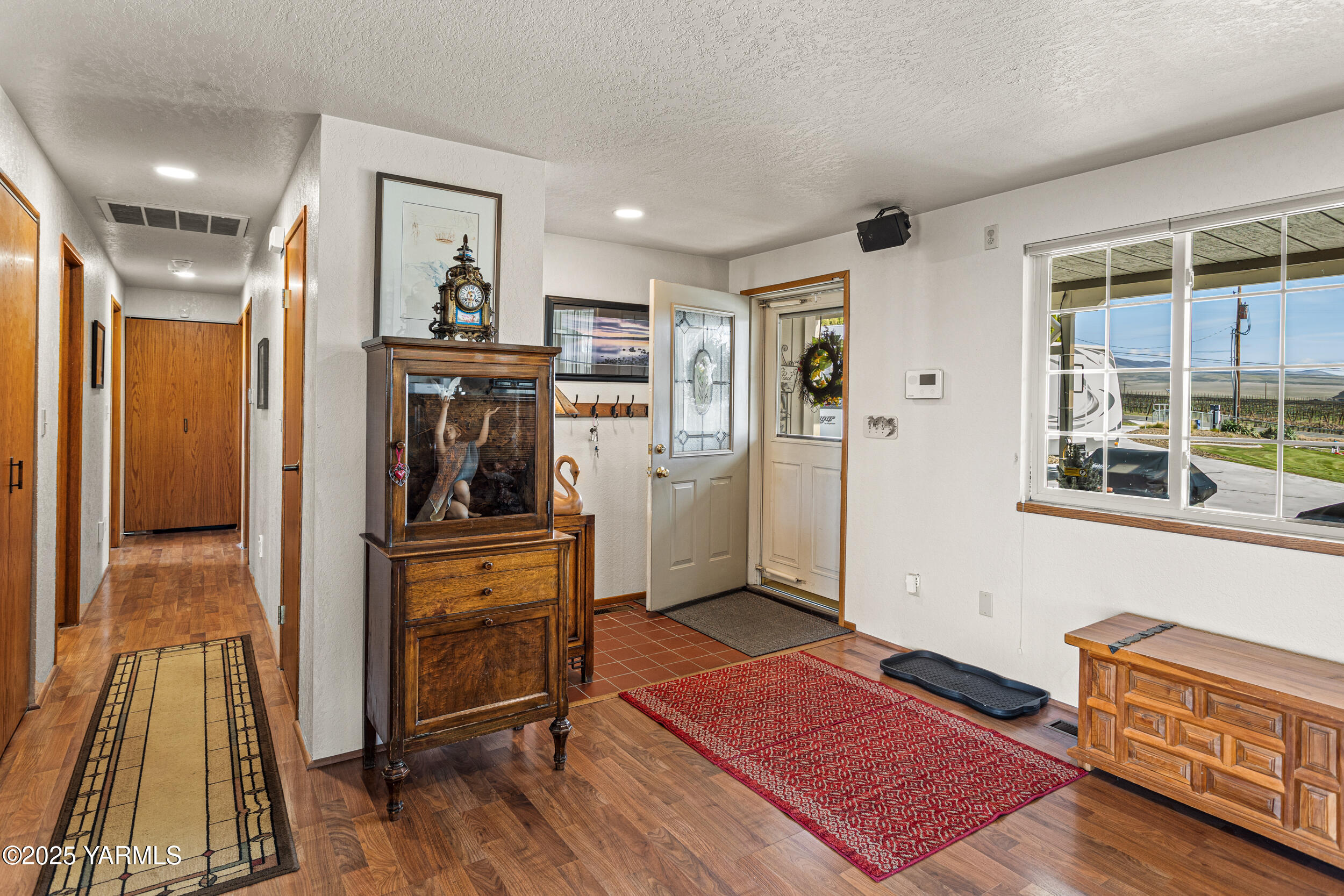 Yakima, Washington 98901, United States, 3 Bedrooms Bedrooms, ,2 BathroomsBathrooms,Residential,Pending,102318