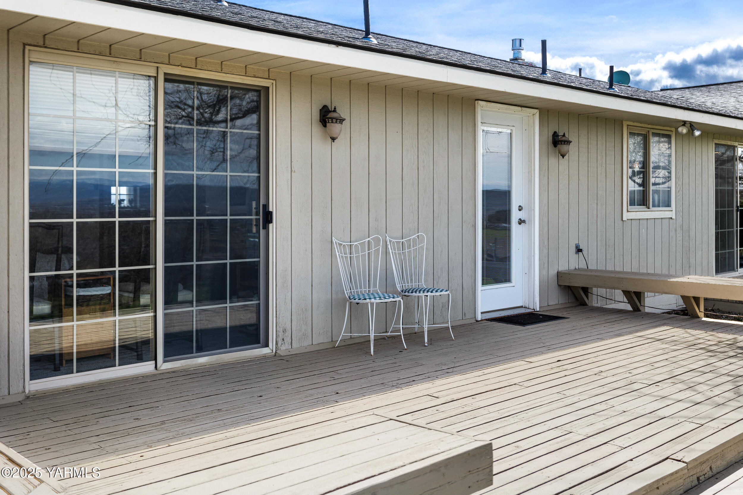 Yakima, Washington 98901, United States, 3 Bedrooms Bedrooms, ,2 BathroomsBathrooms,Residential,Pending,102318