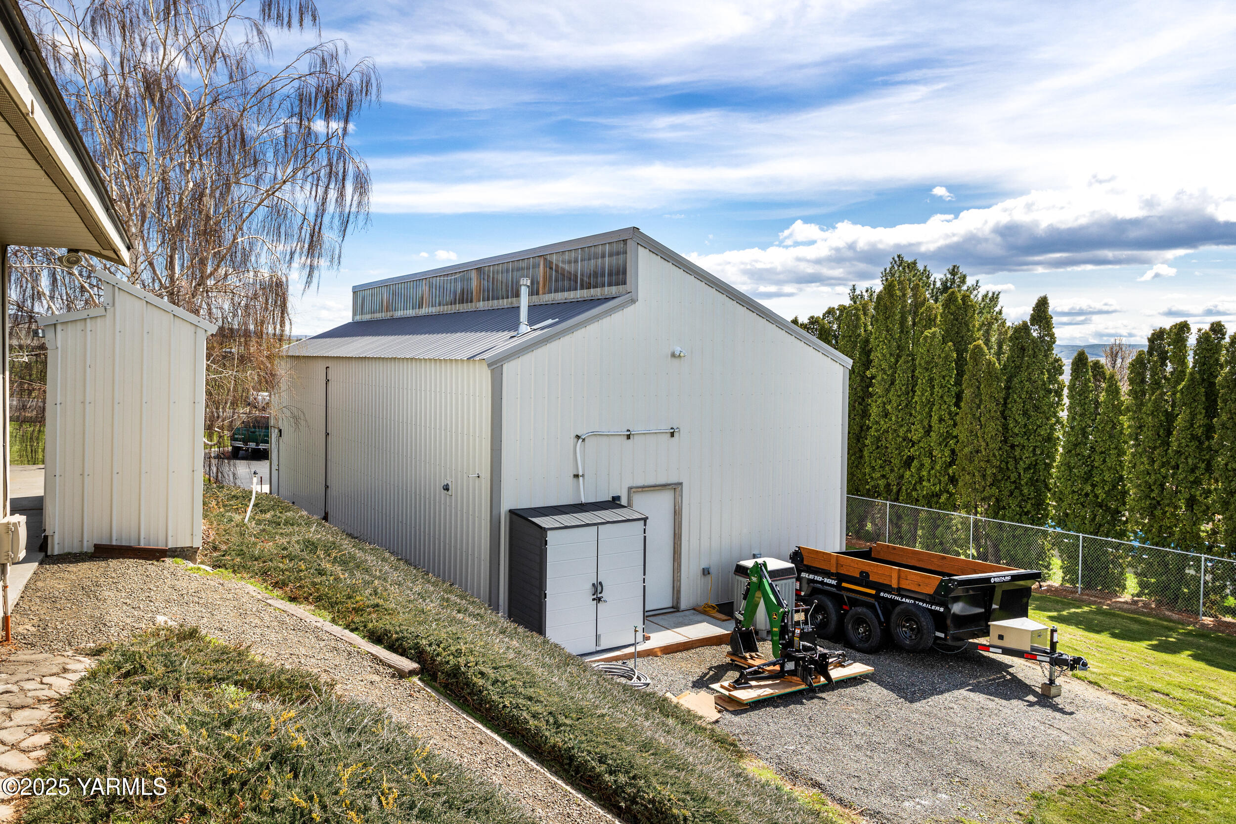 Yakima, Washington 98901, United States, 3 Bedrooms Bedrooms, ,2 BathroomsBathrooms,Residential,Pending,102318