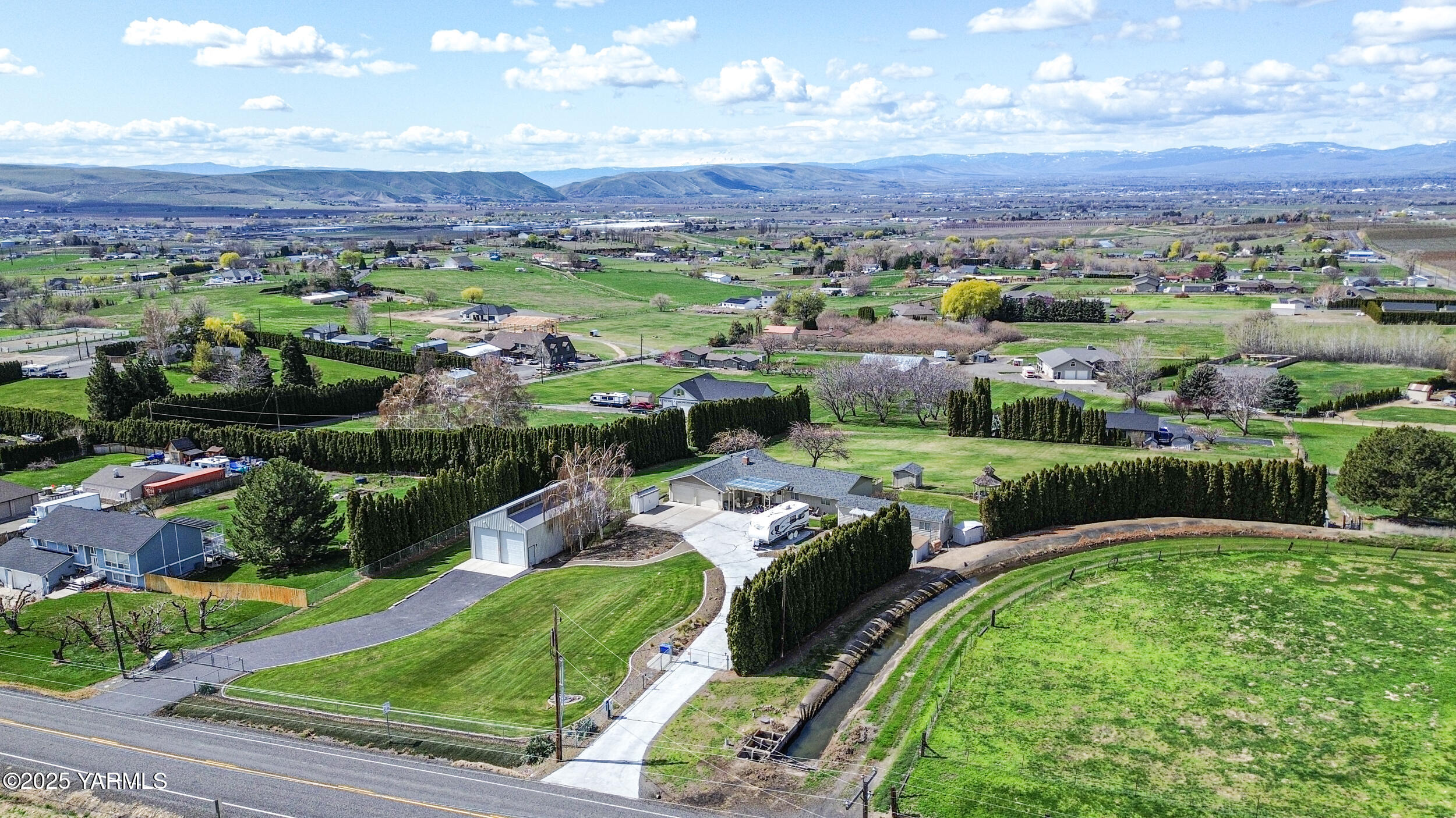 Yakima, Washington 98901, United States, 3 Bedrooms Bedrooms, ,2 BathroomsBathrooms,Residential,Pending,102318