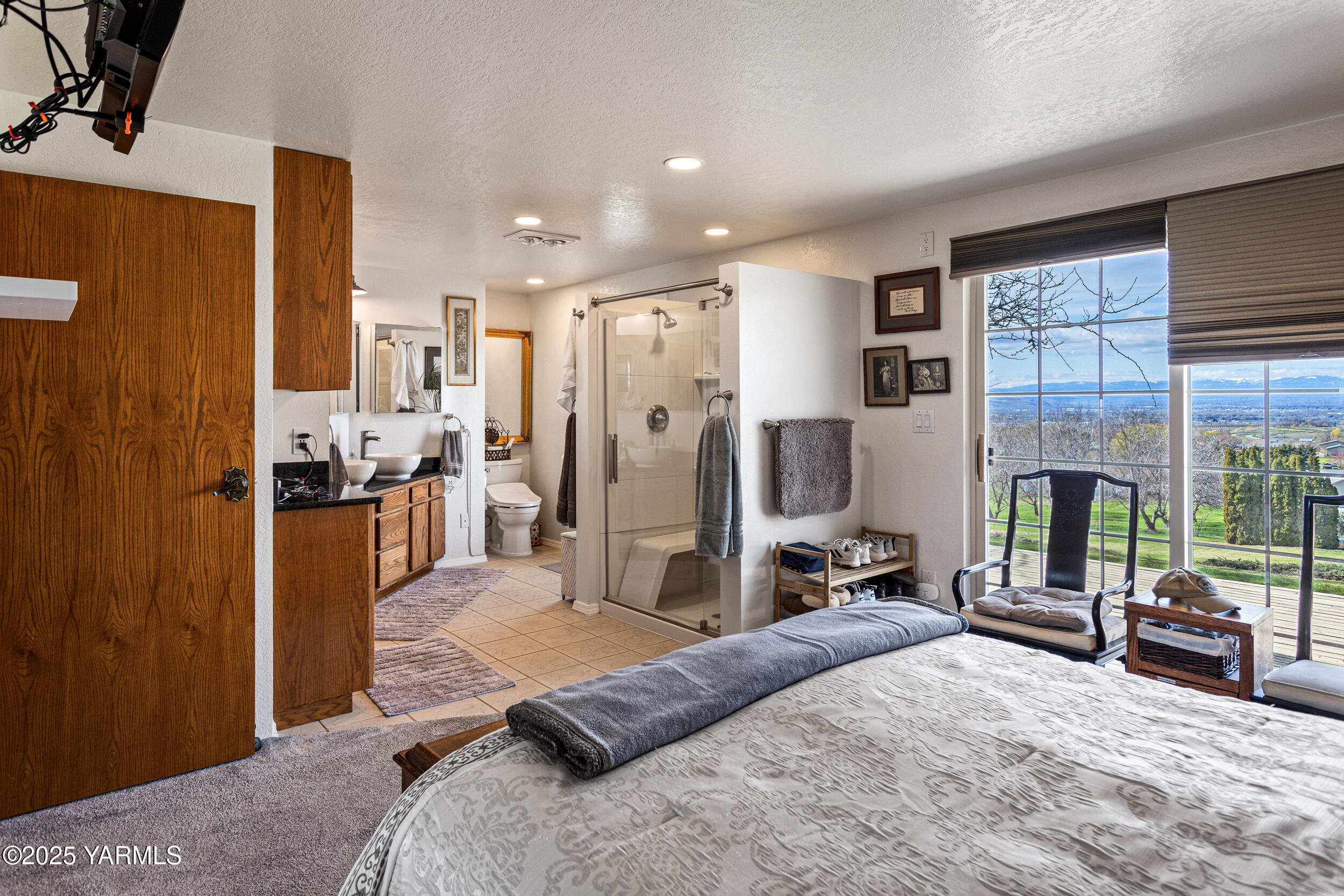 Yakima, Washington 98901, United States, 3 Bedrooms Bedrooms, ,2 BathroomsBathrooms,Residential,Pending,102318