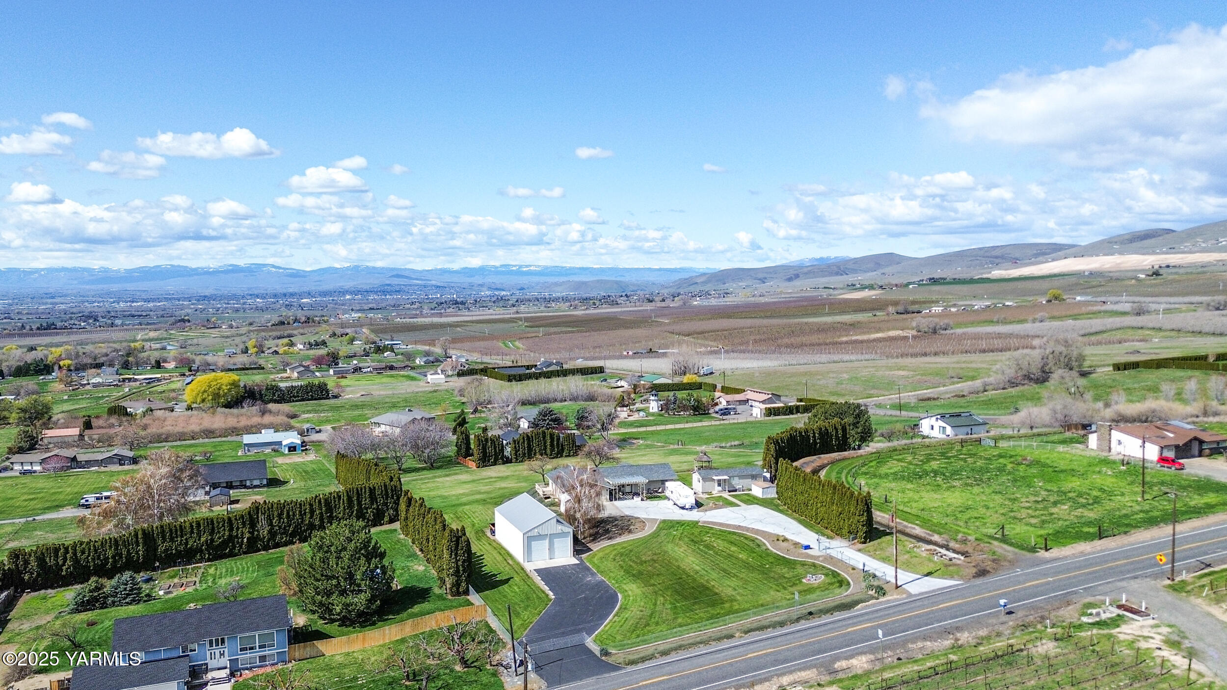 Yakima, Washington 98901, United States, 3 Bedrooms Bedrooms, ,2 BathroomsBathrooms,Residential,Pending,102318