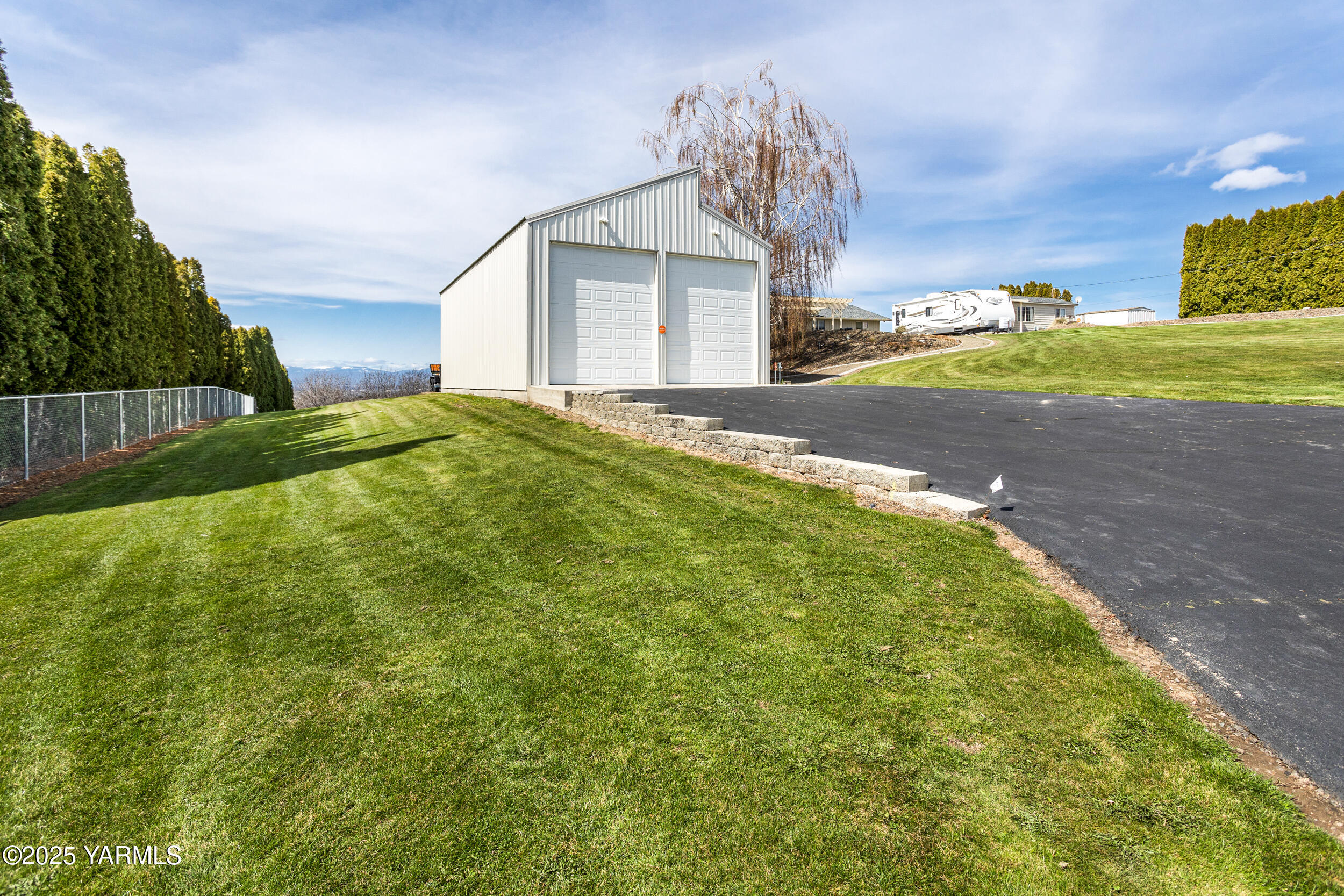 Yakima, Washington 98901, United States, 3 Bedrooms Bedrooms, ,2 BathroomsBathrooms,Residential,Pending,102318