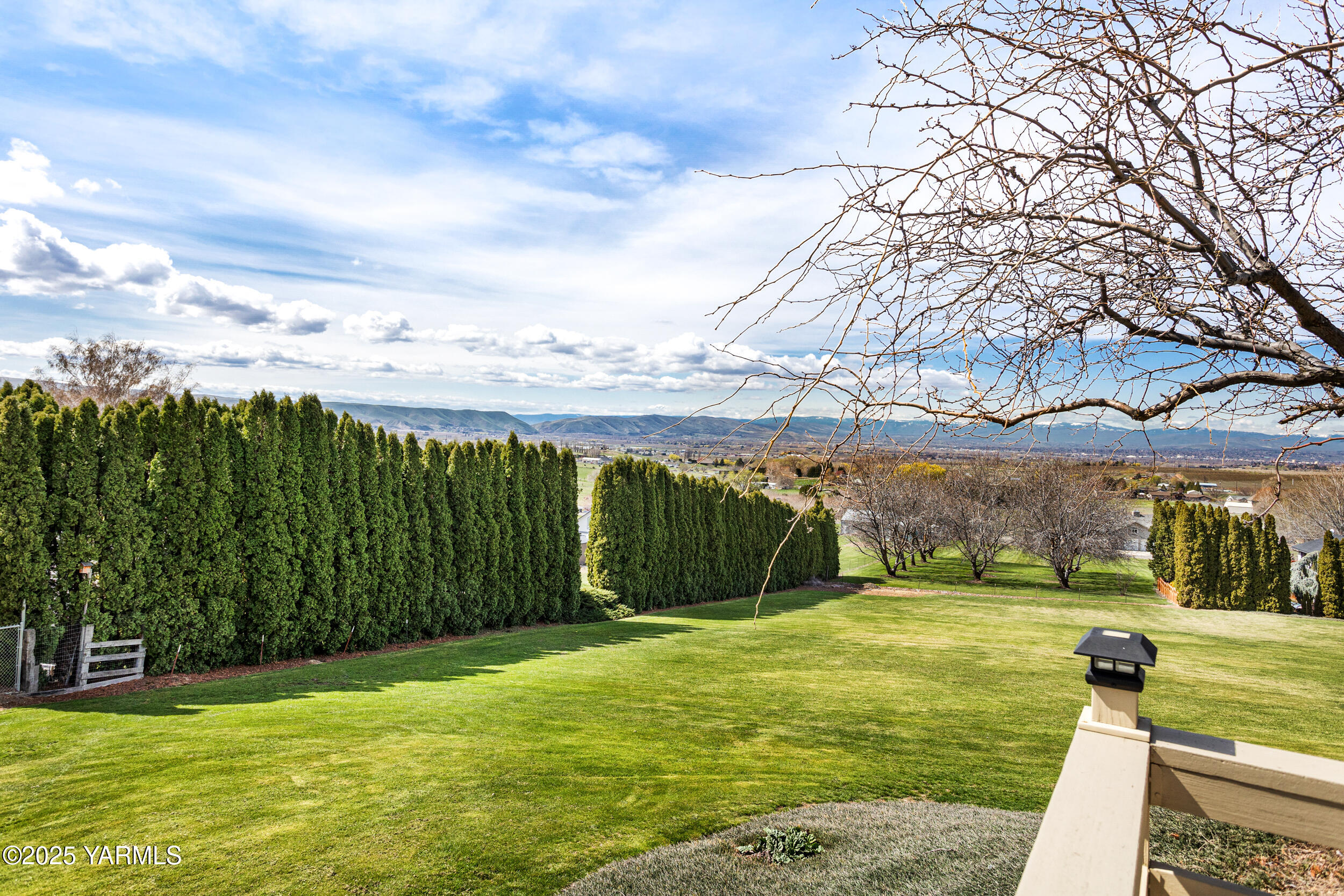 Yakima, Washington 98901, United States, 3 Bedrooms Bedrooms, ,2 BathroomsBathrooms,Residential,Pending,102318