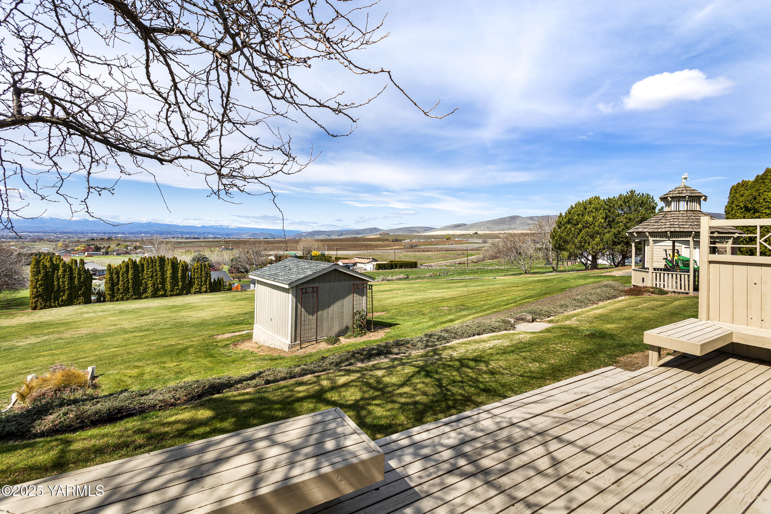 Yakima, Washington 98901, United States, 3 Bedrooms Bedrooms, ,2 BathroomsBathrooms,Residential,Pending,102318