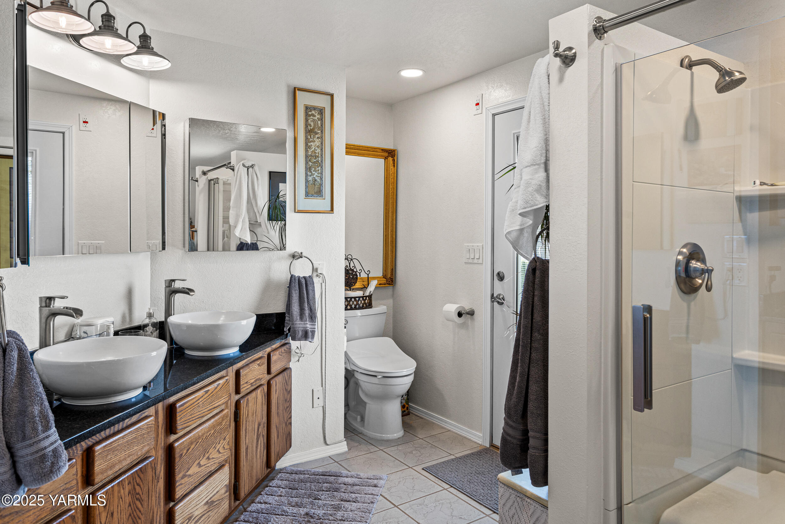 Yakima, Washington 98901, United States, 3 Bedrooms Bedrooms, ,2 BathroomsBathrooms,Residential,Pending,102318