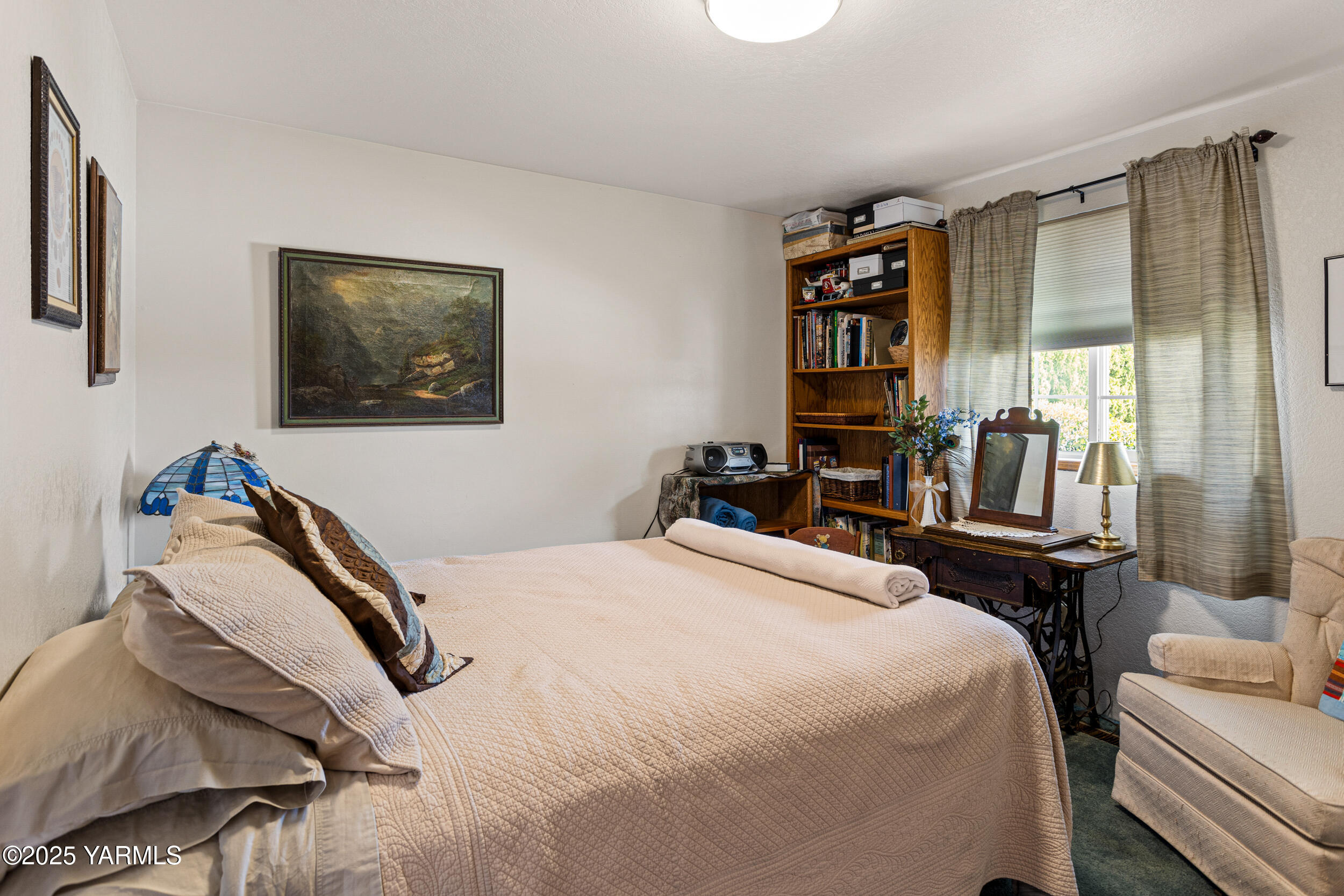 Yakima, Washington 98901, United States, 3 Bedrooms Bedrooms, ,2 BathroomsBathrooms,Residential,Pending,102318