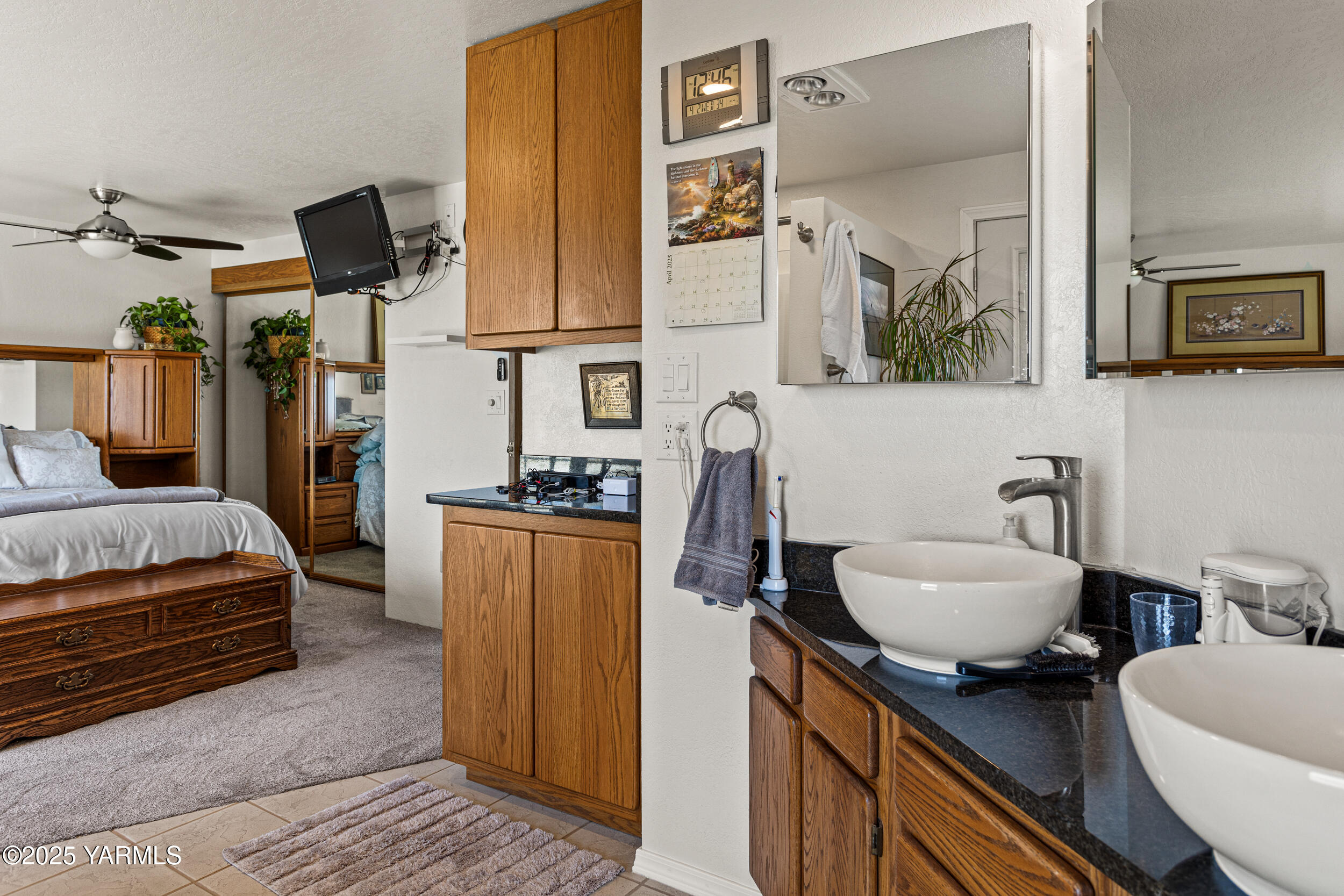 Yakima, Washington 98901, United States, 3 Bedrooms Bedrooms, ,2 BathroomsBathrooms,Residential,Pending,102318