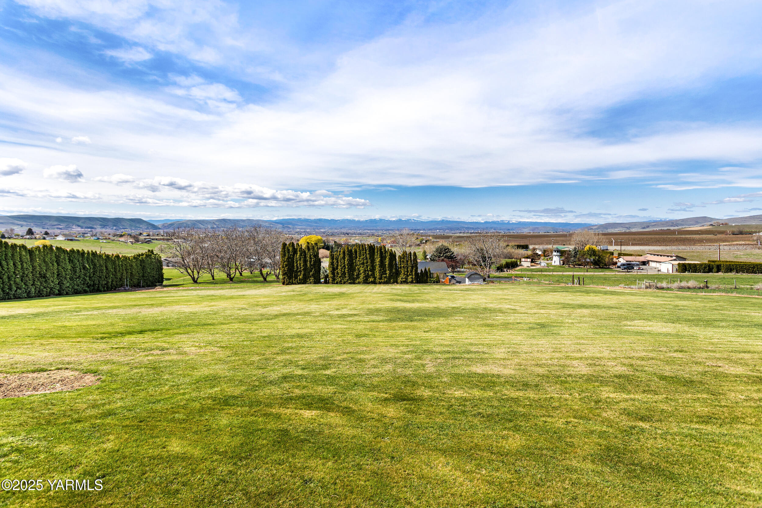 Yakima, Washington 98901, United States, 3 Bedrooms Bedrooms, ,2 BathroomsBathrooms,Residential,Pending,102318