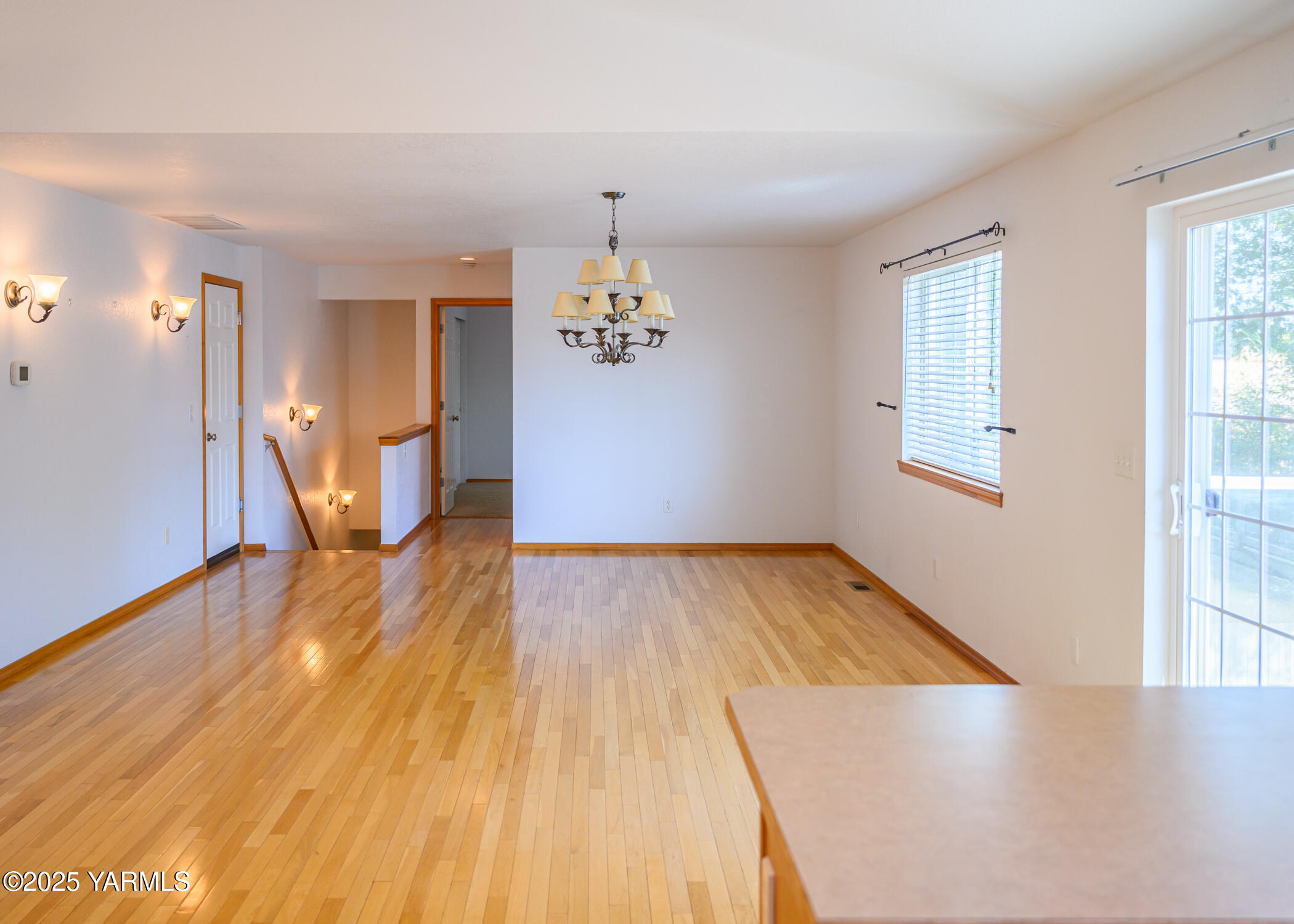 Selah, Washington 98942, United States, 5 Bedrooms Bedrooms, ,4 BathroomsBathrooms,Residential,Active,219545