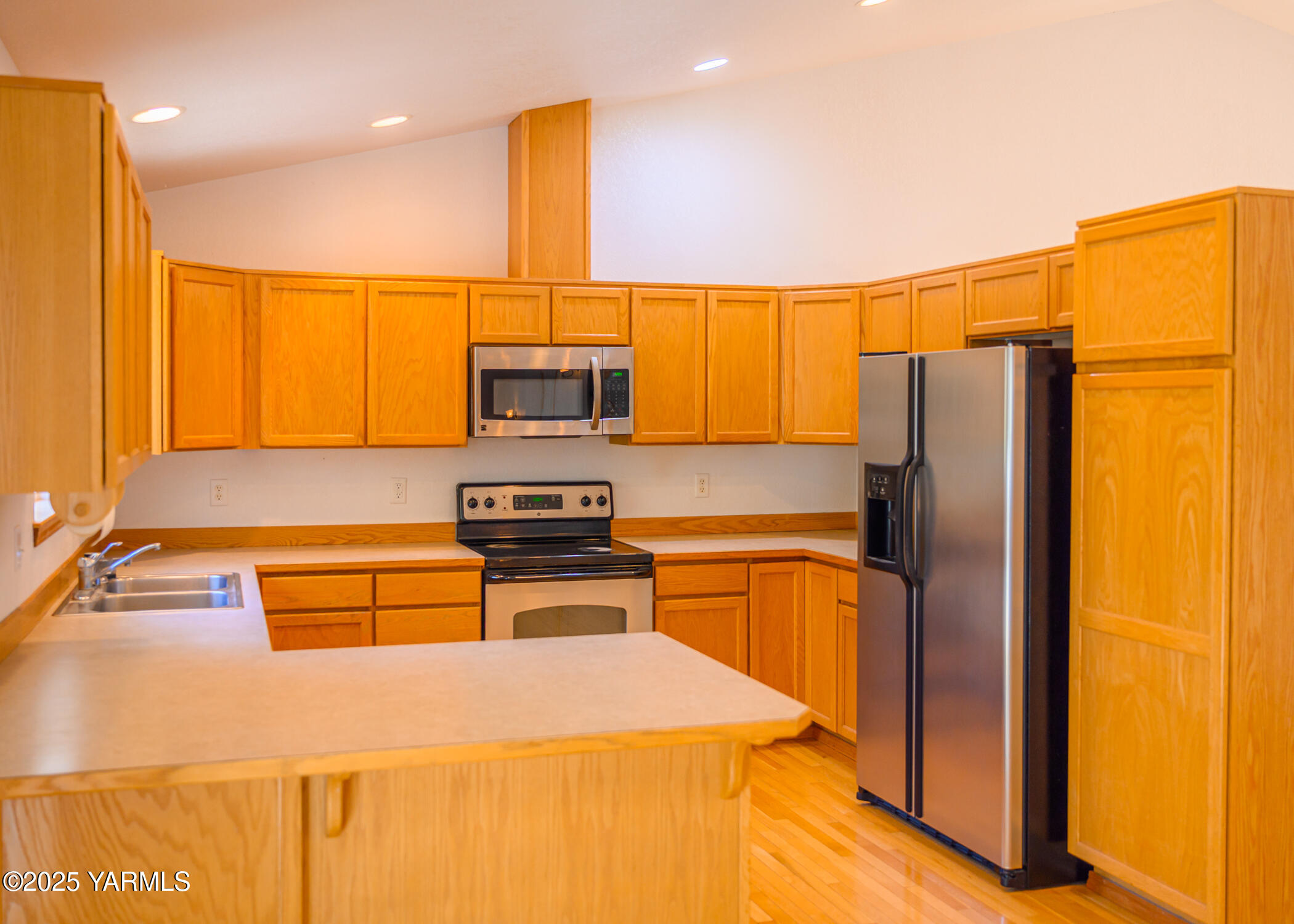 Selah, Washington 98942, United States, 5 Bedrooms Bedrooms, ,4 BathroomsBathrooms,Residential,Active,219545