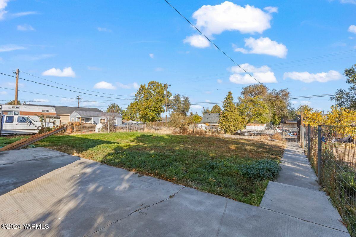 Prosser, Washington 99350, United States, 2 Bedrooms Bedrooms, ,1 BathroomBathrooms,Residential,Pending,36379