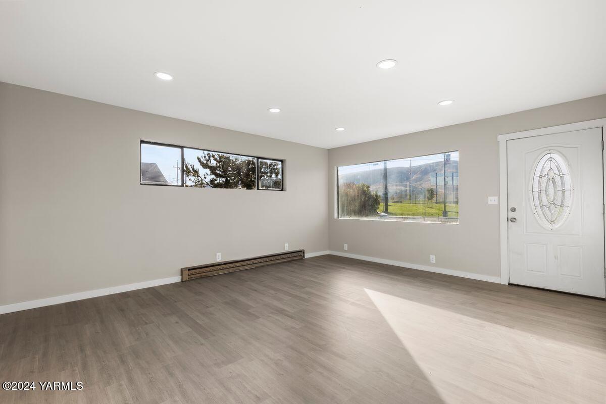 Prosser, Washington 99350, United States, 2 Bedrooms Bedrooms, ,1 BathroomBathrooms,Residential,Pending,36379