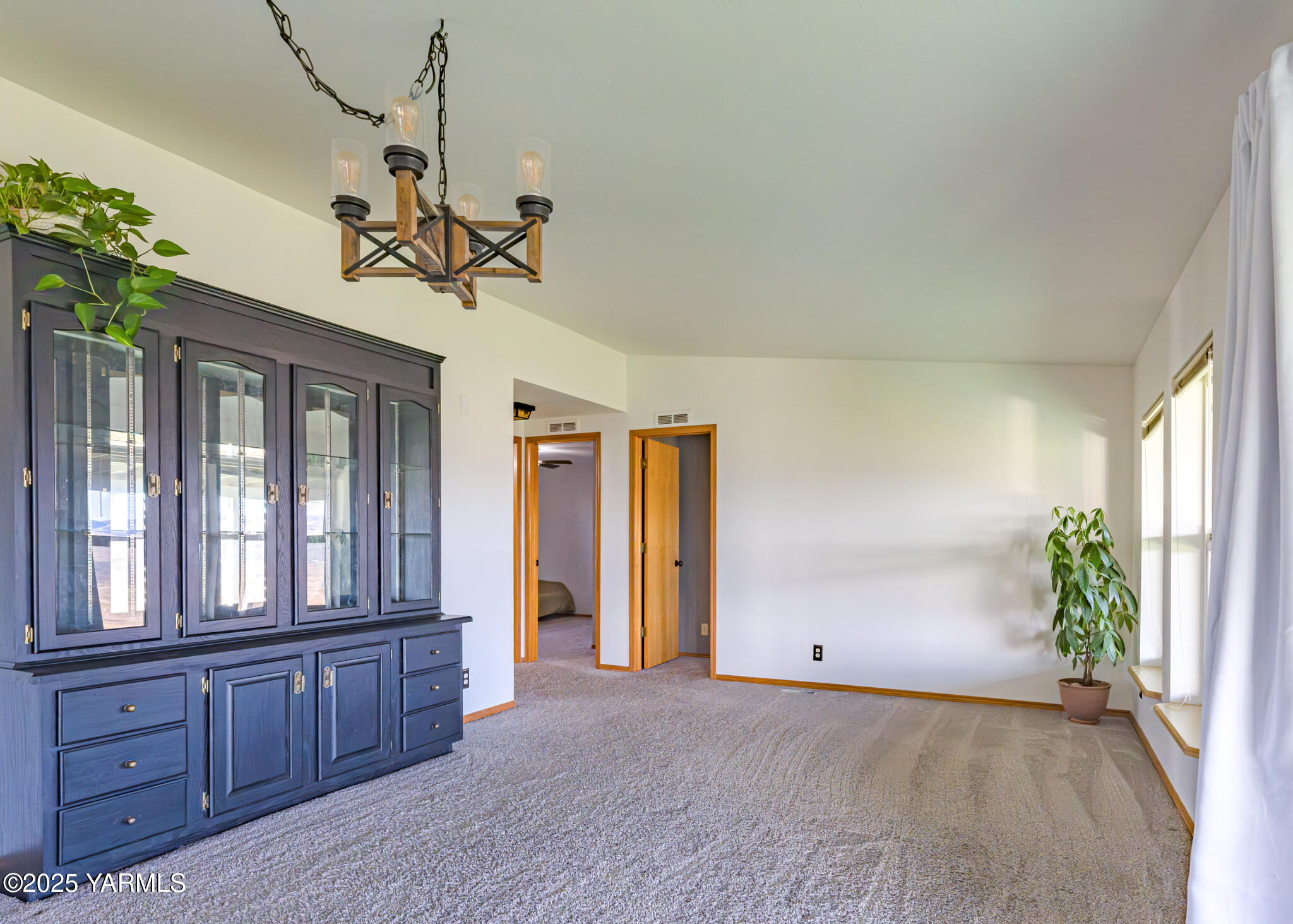 Selah, Washington 98942, United States, 3 Bedrooms Bedrooms, ,2 BathroomsBathrooms,Residential,Active,257311