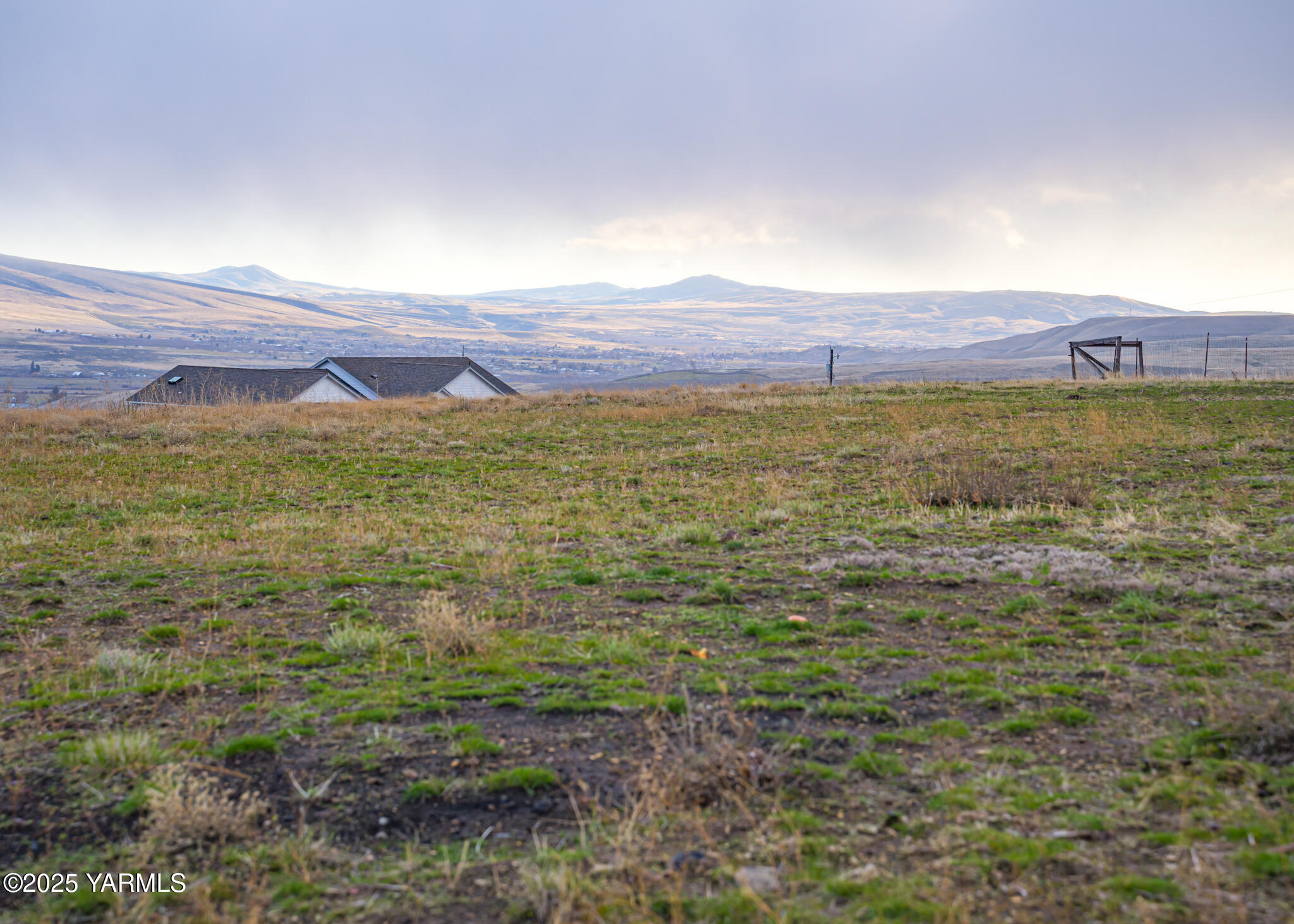 Selah, Washington 98942, United States, 3 Bedrooms Bedrooms, ,2 BathroomsBathrooms,Residential,Active,257311