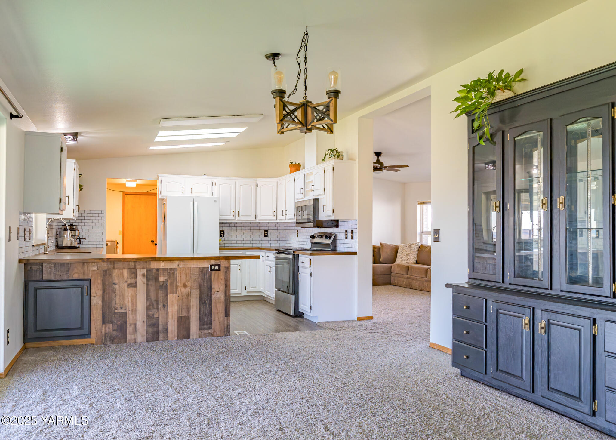 Selah, Washington 98942, United States, 3 Bedrooms Bedrooms, ,2 BathroomsBathrooms,Residential,Active,257311