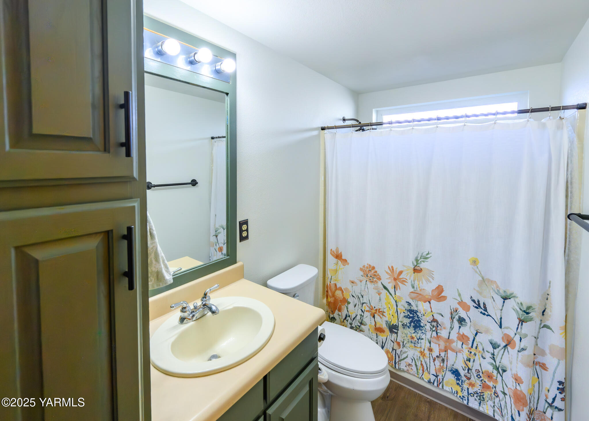 Selah, Washington 98942, United States, 3 Bedrooms Bedrooms, ,2 BathroomsBathrooms,Residential,Active,257311