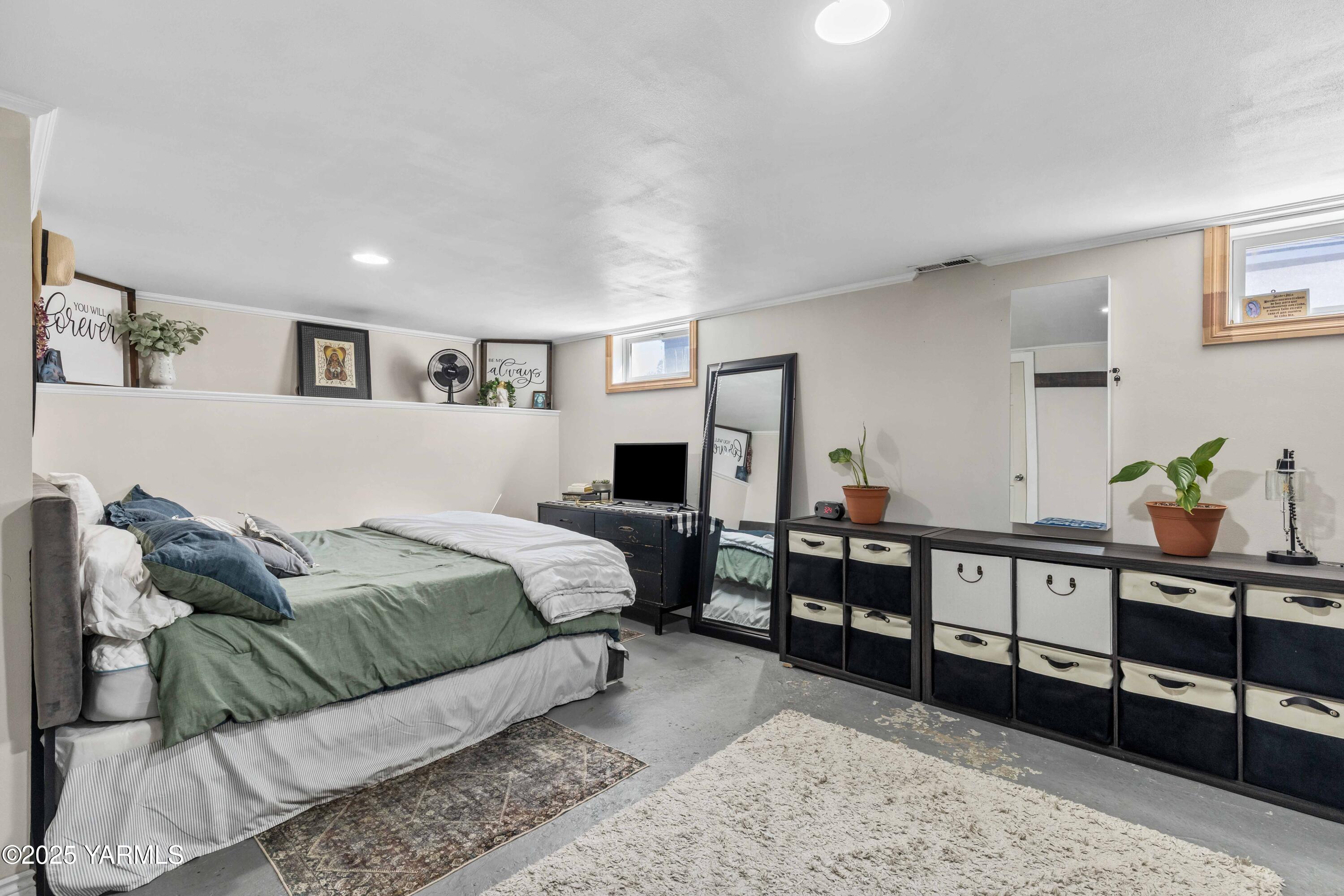 Yakima, Washington 98902, United States, 4 Bedrooms Bedrooms, ,2 BathroomsBathrooms,Residential,Pending,197229