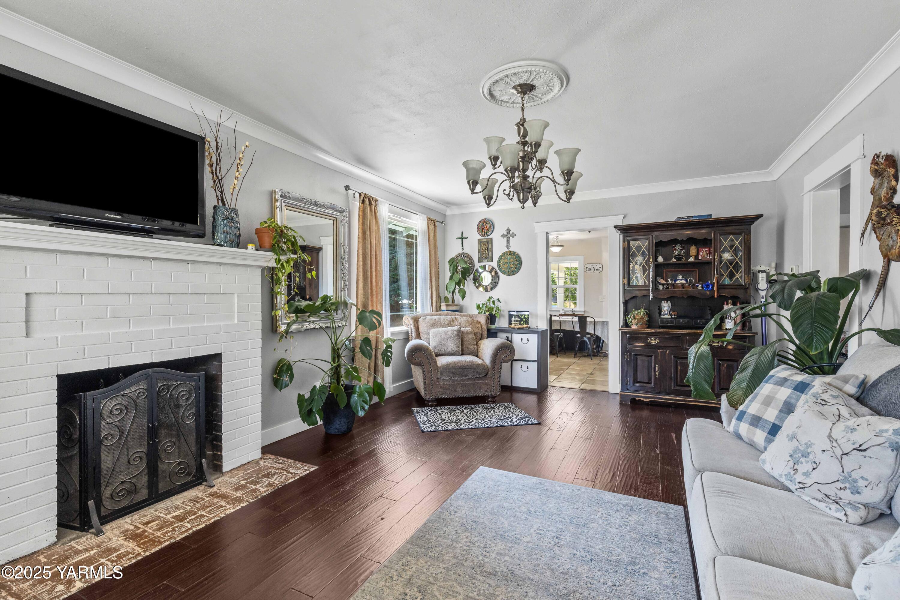 Yakima, Washington 98902, United States, 4 Bedrooms Bedrooms, ,2 BathroomsBathrooms,Residential,Pending,197229