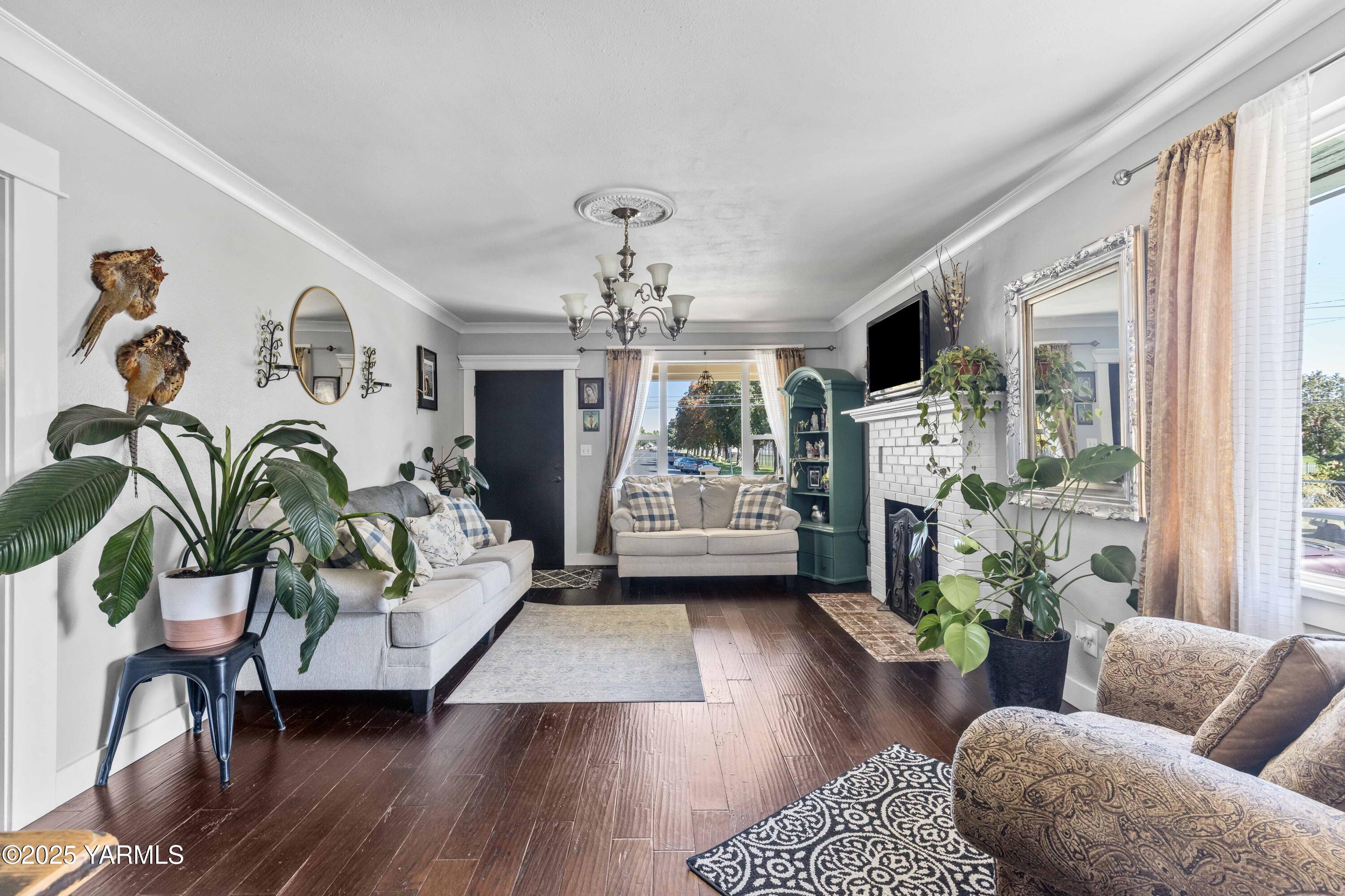 Yakima, Washington 98902, United States, 4 Bedrooms Bedrooms, ,2 BathroomsBathrooms,Residential,Pending,197229