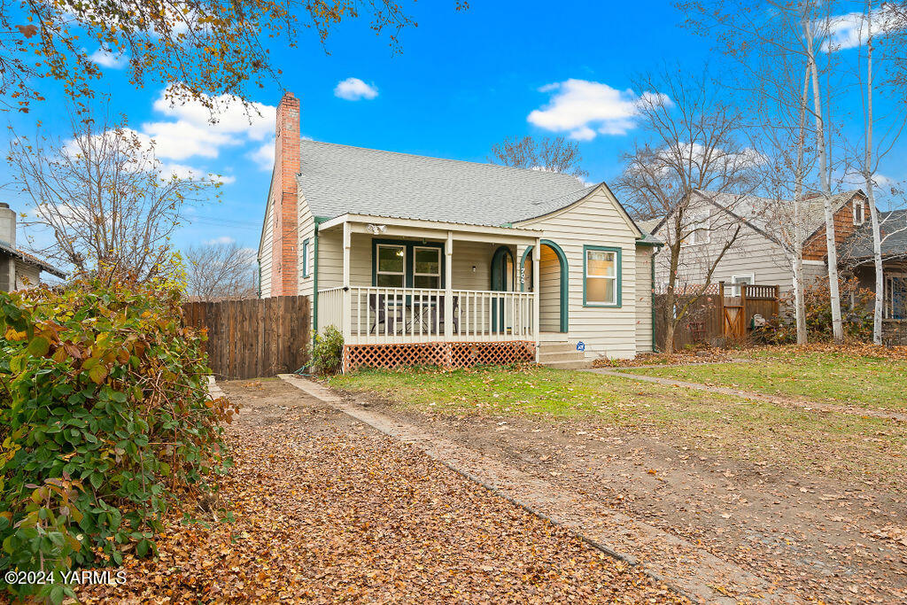 Yakima, Washington 98902, United States, 3 Bedrooms Bedrooms, ,2 BathroomsBathrooms,Residential,Active,27682