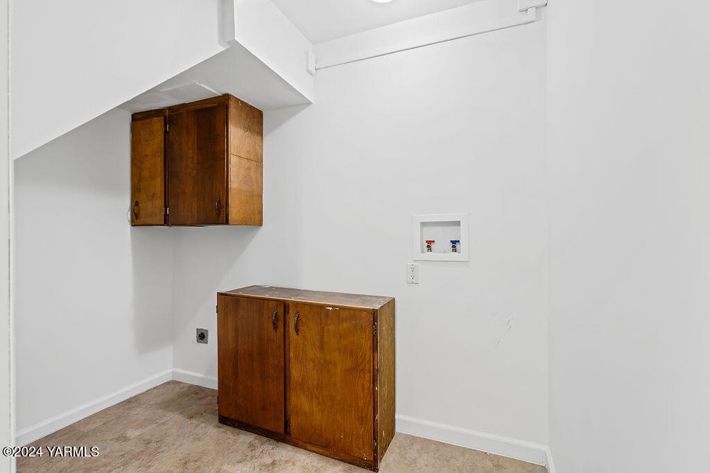 Yakima, Washington 98902, United States, 3 Bedrooms Bedrooms, ,2 BathroomsBathrooms,Residential,Active,27682