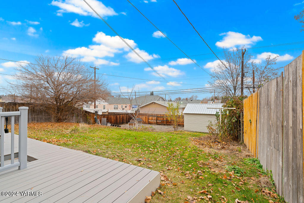 Yakima, Washington 98902, United States, 3 Bedrooms Bedrooms, ,2 BathroomsBathrooms,Residential,Active,27682