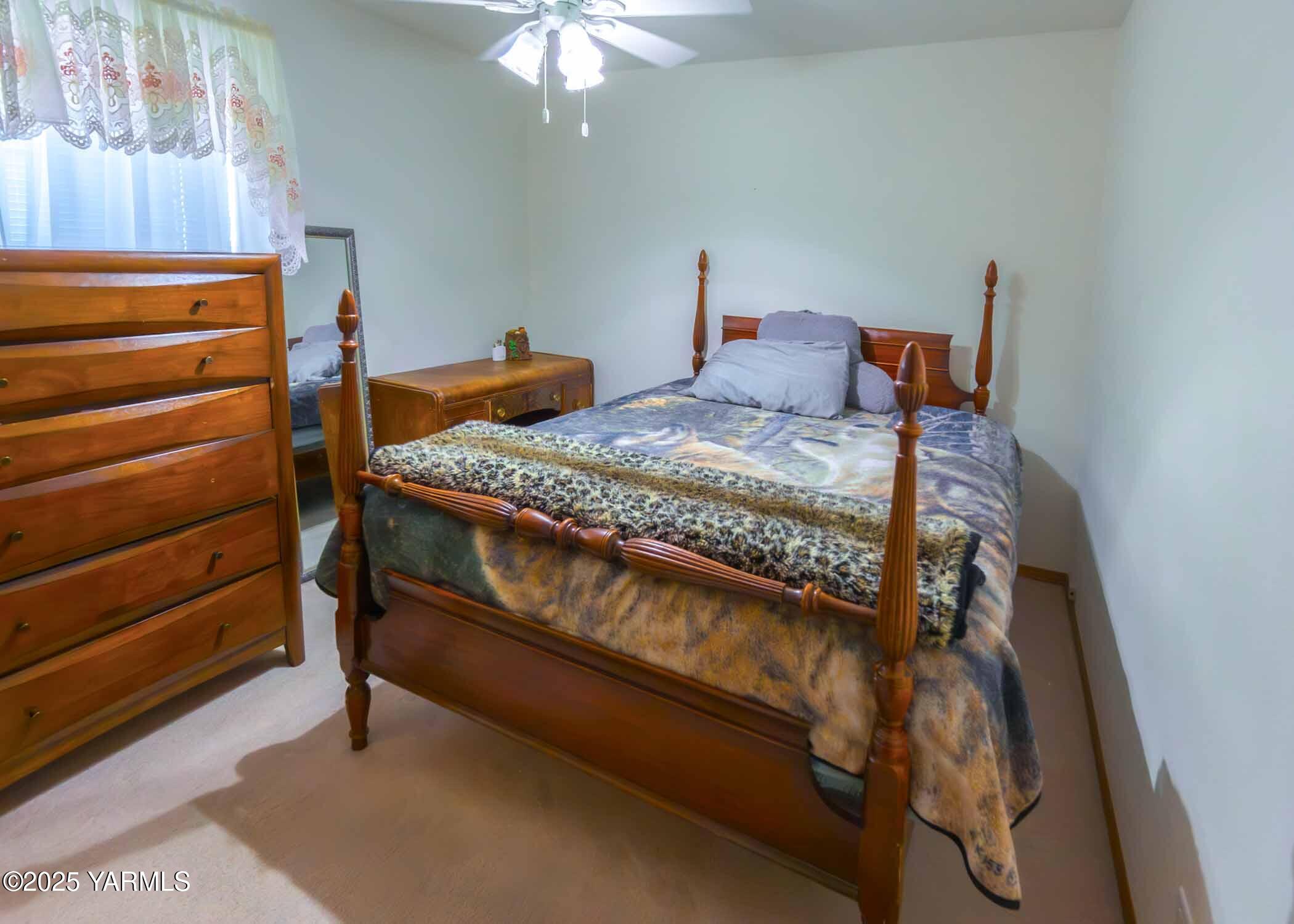 Yakima, Washington 98908, United States, 3 Bedrooms Bedrooms, ,2 BathroomsBathrooms,Residential,Active,242483