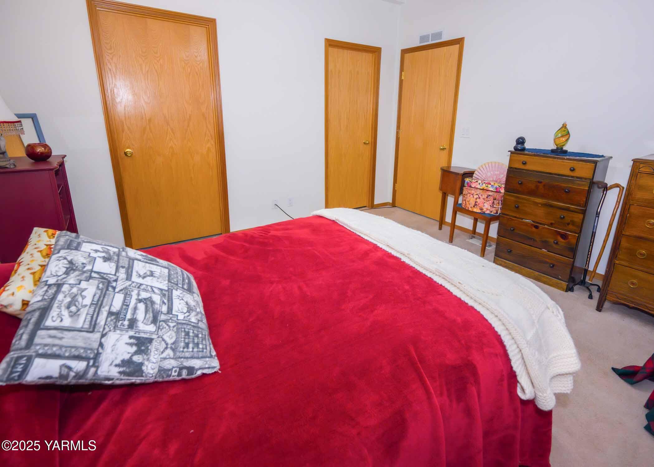 Yakima, Washington 98908, United States, 3 Bedrooms Bedrooms, ,2 BathroomsBathrooms,Residential,Active,242483