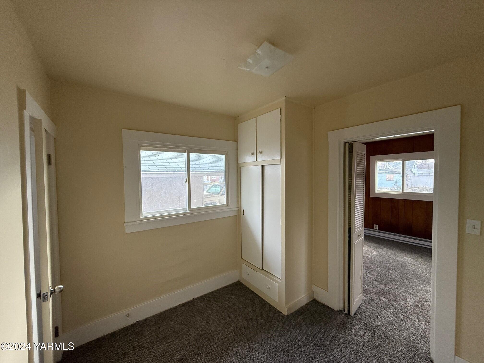 Yakima, Washington 98902, United States, 1 Bedroom Bedrooms, ,1 BathroomBathrooms,Residential,Pending,38237