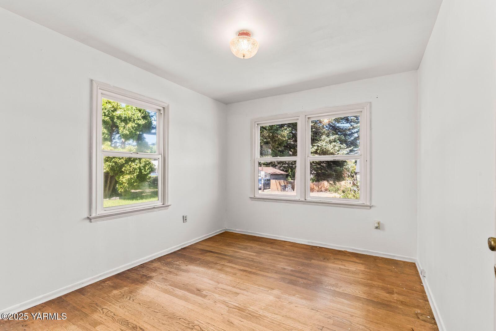 Yakima, Washington 98902, United States, 3 Bedrooms Bedrooms, ,1 BathroomBathrooms,Residential,Active,130262