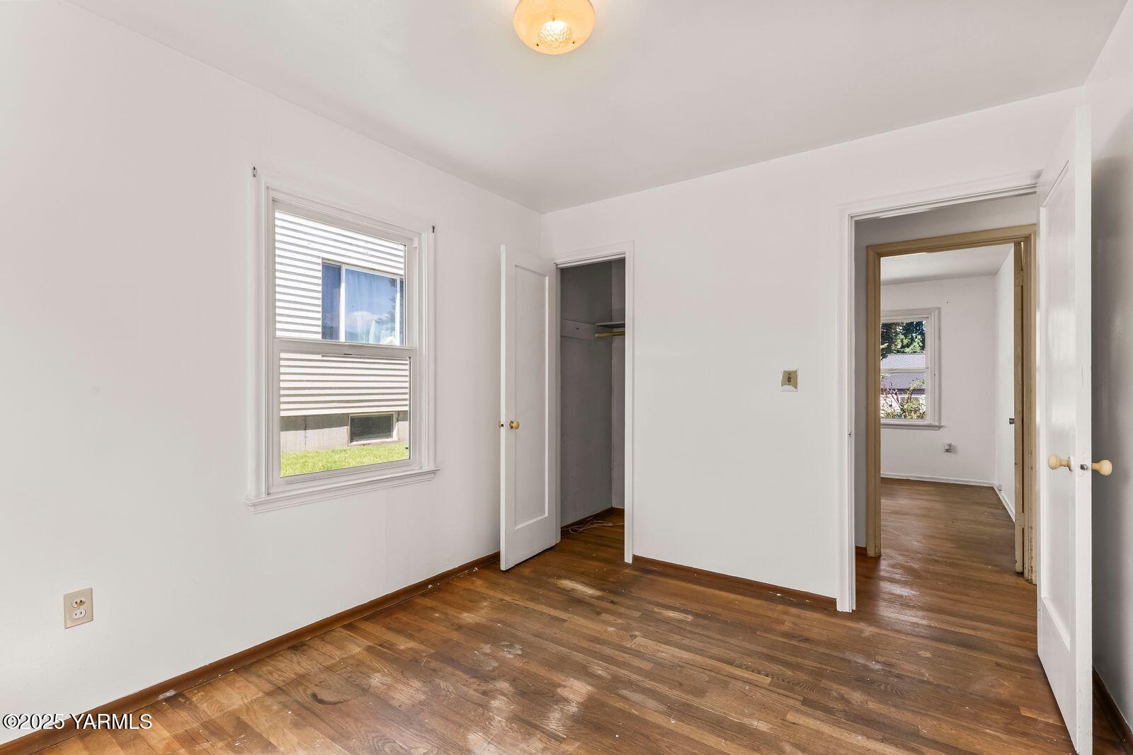 Yakima, Washington 98902, United States, 3 Bedrooms Bedrooms, ,1 BathroomBathrooms,Residential,Active,130262