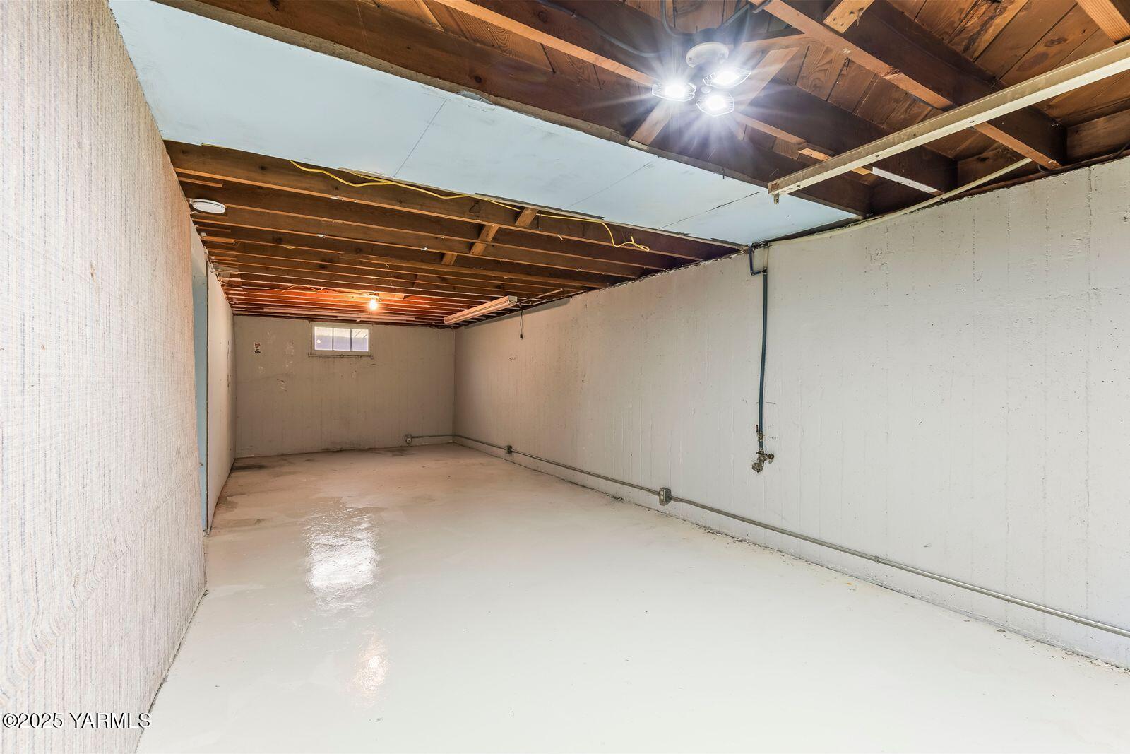 Yakima, Washington 98902, United States, 3 Bedrooms Bedrooms, ,1 BathroomBathrooms,Residential,Active,130262