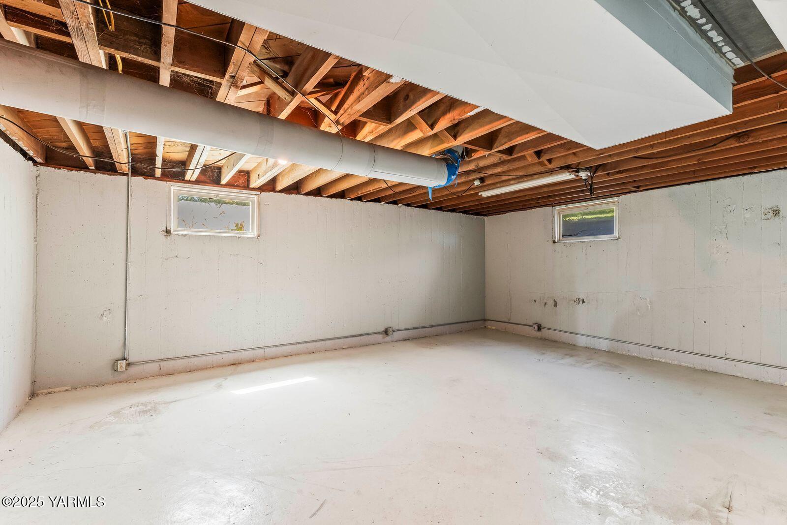 Yakima, Washington 98902, United States, 3 Bedrooms Bedrooms, ,1 BathroomBathrooms,Residential,Active,130262