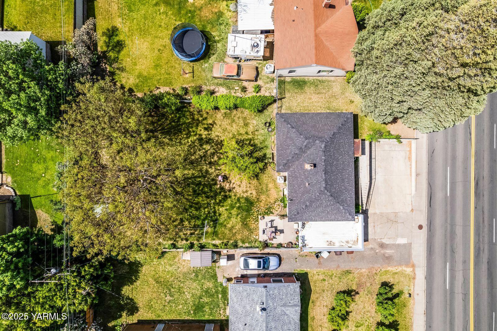 Yakima, Washington 98902, United States, 3 Bedrooms Bedrooms, ,1 BathroomBathrooms,Residential,Active,130262