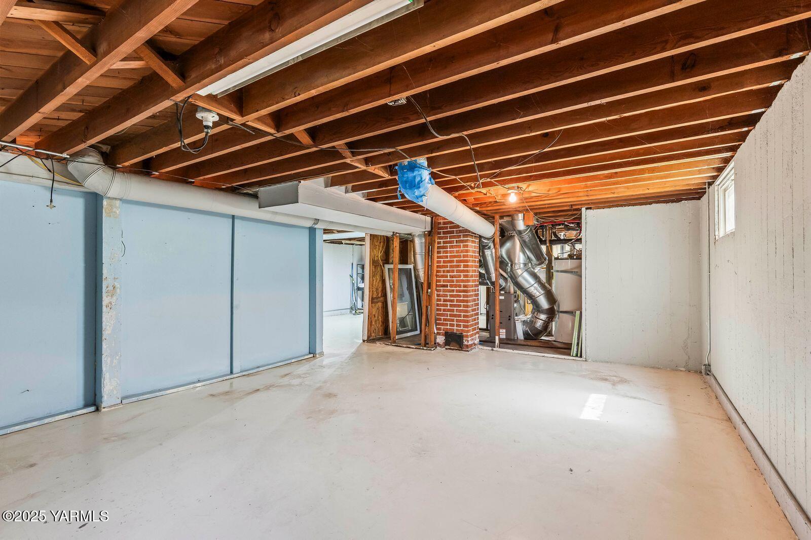 Yakima, Washington 98902, United States, 3 Bedrooms Bedrooms, ,1 BathroomBathrooms,Residential,Active,130262