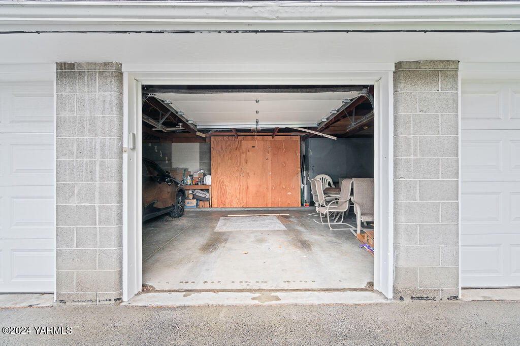 Yakima, Washington 98902, United States, 2 Bedrooms Bedrooms, ,1 BathroomBathrooms,Residential,Active,31083