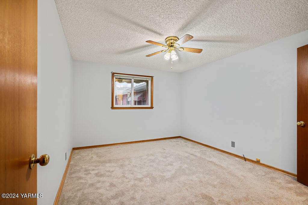 Yakima, Washington 98902, United States, 2 Bedrooms Bedrooms, ,1 BathroomBathrooms,Residential,Active,31083