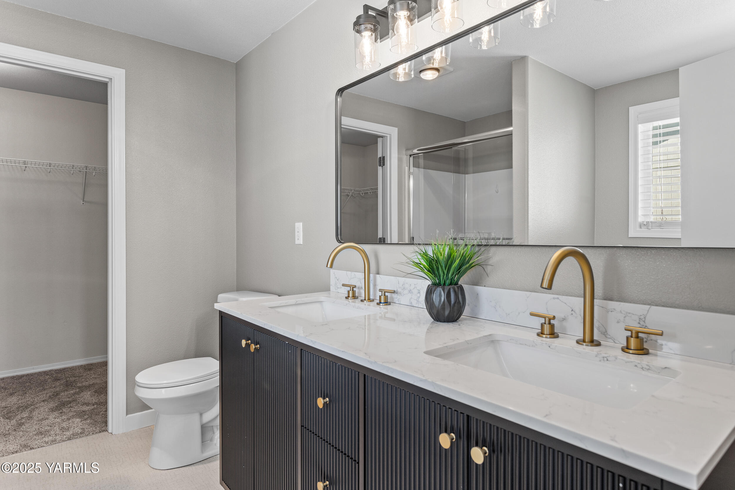 Moxee, Washington 98936, United States, 4 Bedrooms Bedrooms, ,3 BathroomsBathrooms,Residential,Active,196106