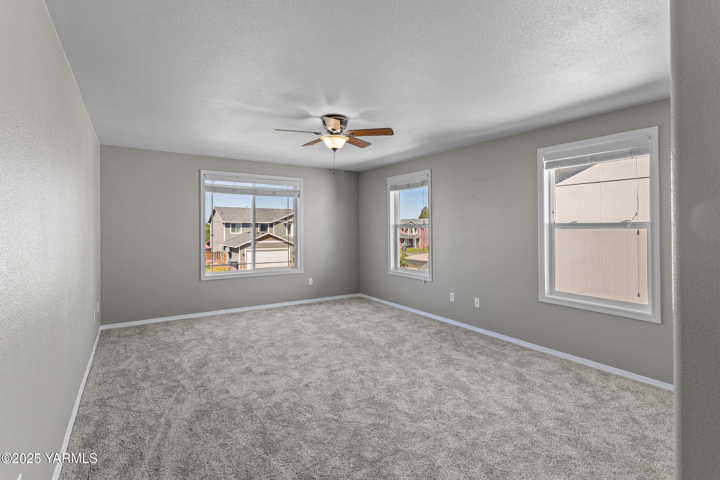 Moxee, Washington 98936, United States, 4 Bedrooms Bedrooms, ,3 BathroomsBathrooms,Residential,Active,196106