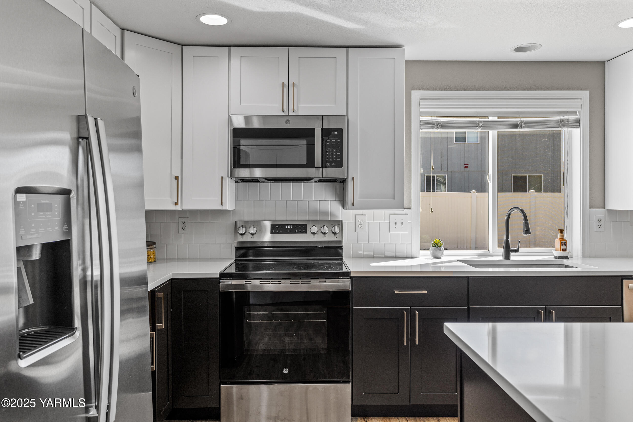 Moxee, Washington 98936, United States, 4 Bedrooms Bedrooms, ,3 BathroomsBathrooms,Residential,Active,196106