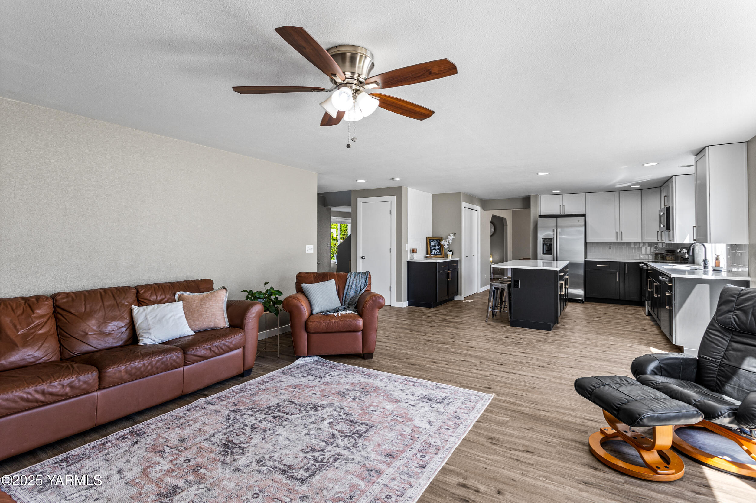 Moxee, Washington 98936, United States, 4 Bedrooms Bedrooms, ,3 BathroomsBathrooms,Residential,Active,196106