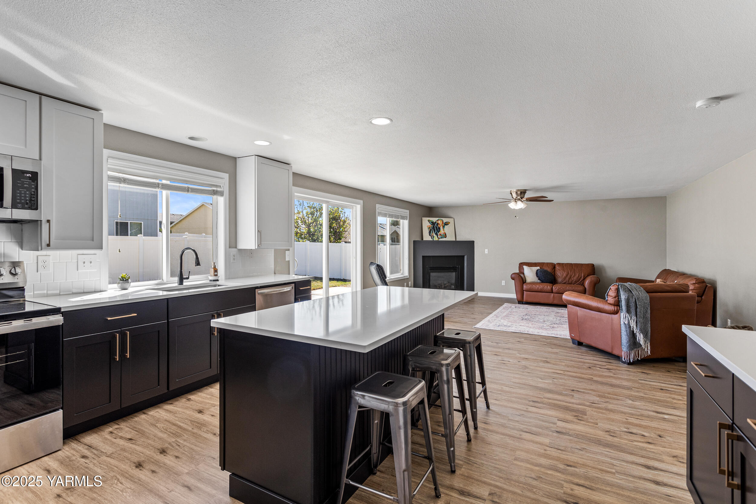 Moxee, Washington 98936, United States, 4 Bedrooms Bedrooms, ,3 BathroomsBathrooms,Residential,Active,196106