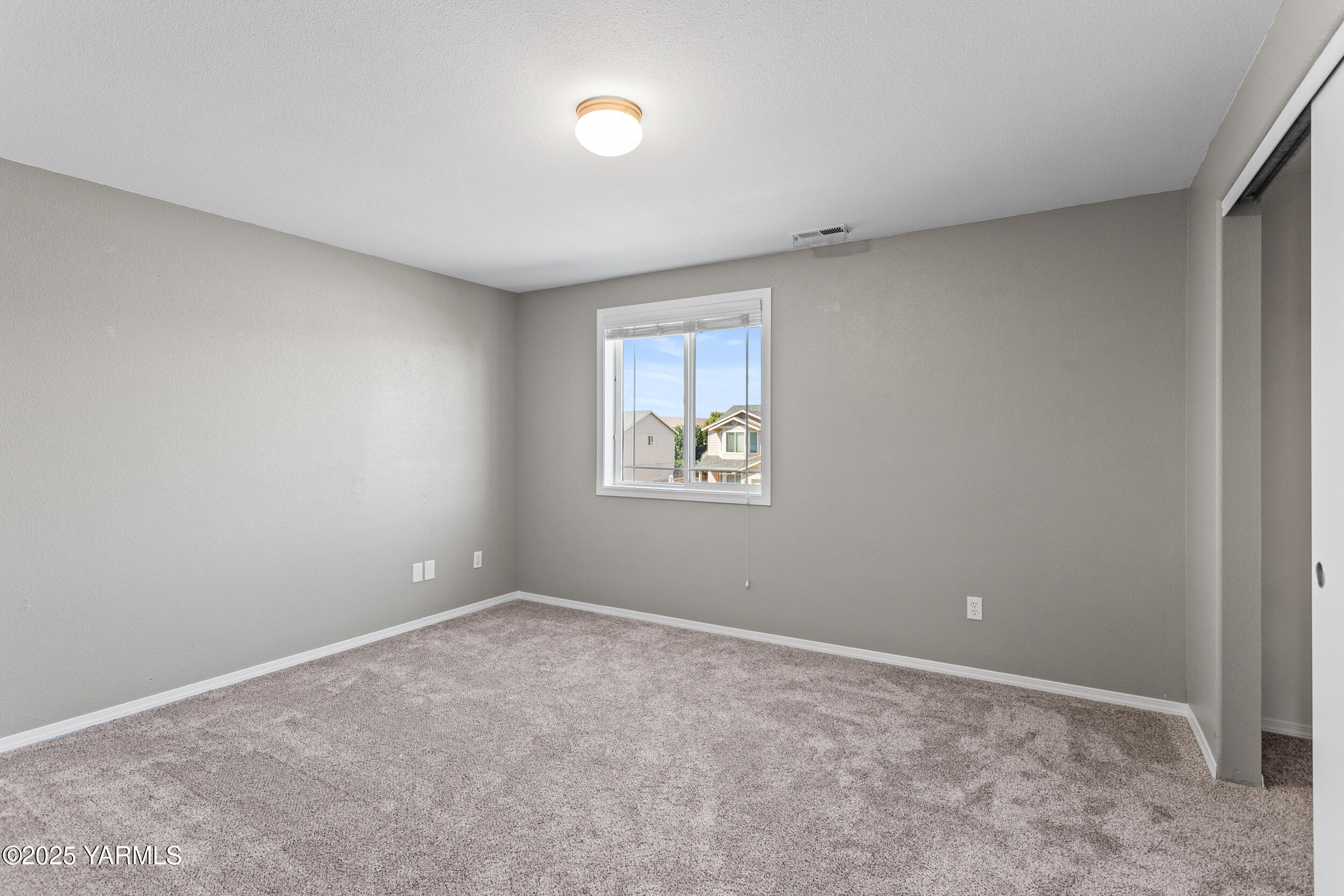 Moxee, Washington 98936, United States, 4 Bedrooms Bedrooms, ,3 BathroomsBathrooms,Residential,Active,196106