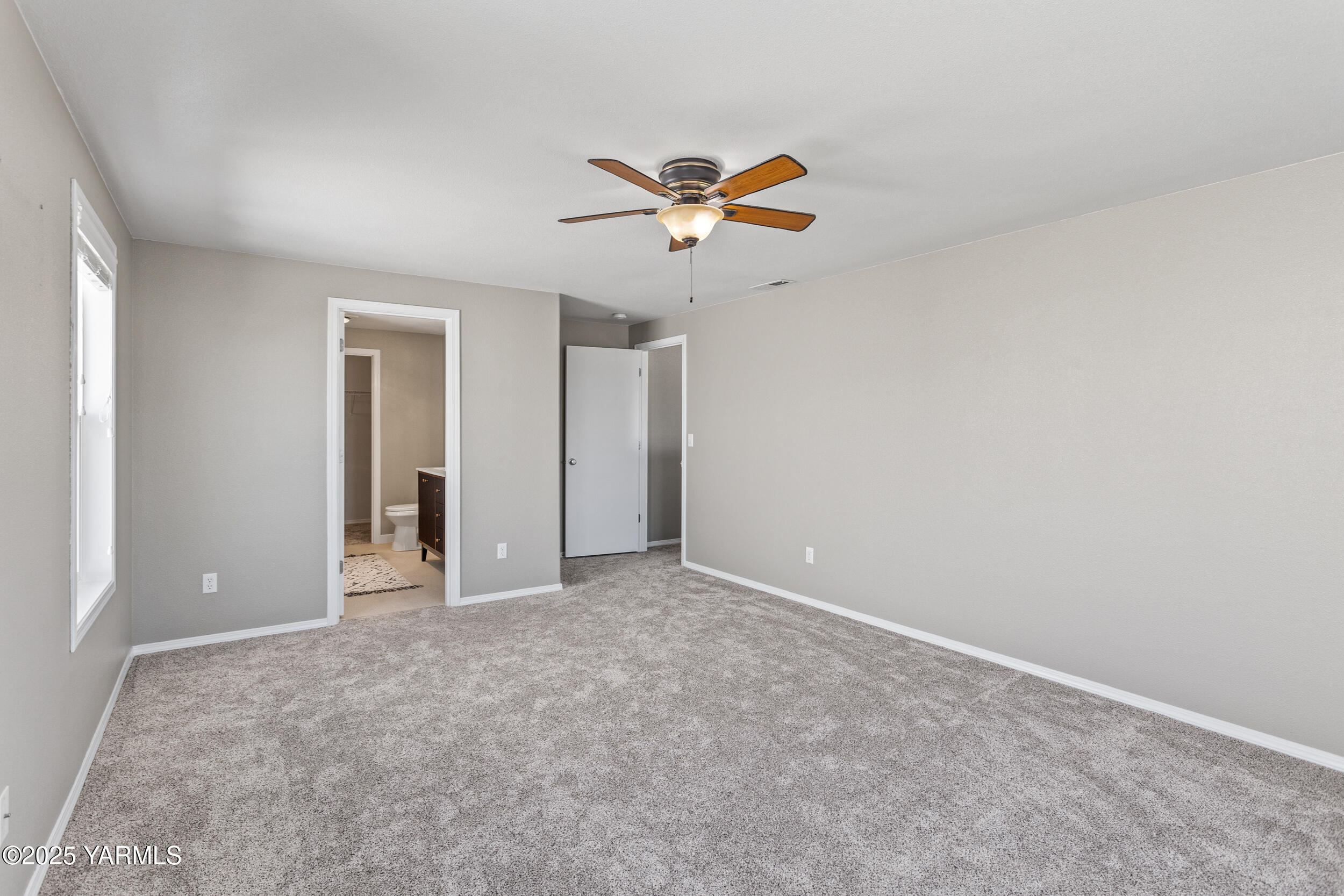 Moxee, Washington 98936, United States, 4 Bedrooms Bedrooms, ,3 BathroomsBathrooms,Residential,Active,196106