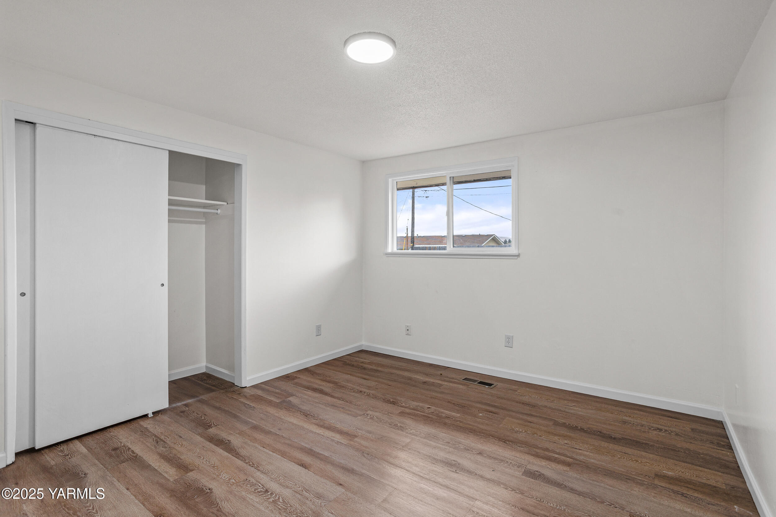 Yakima, Washington 98908, United States, ,Residential,Pending,235477