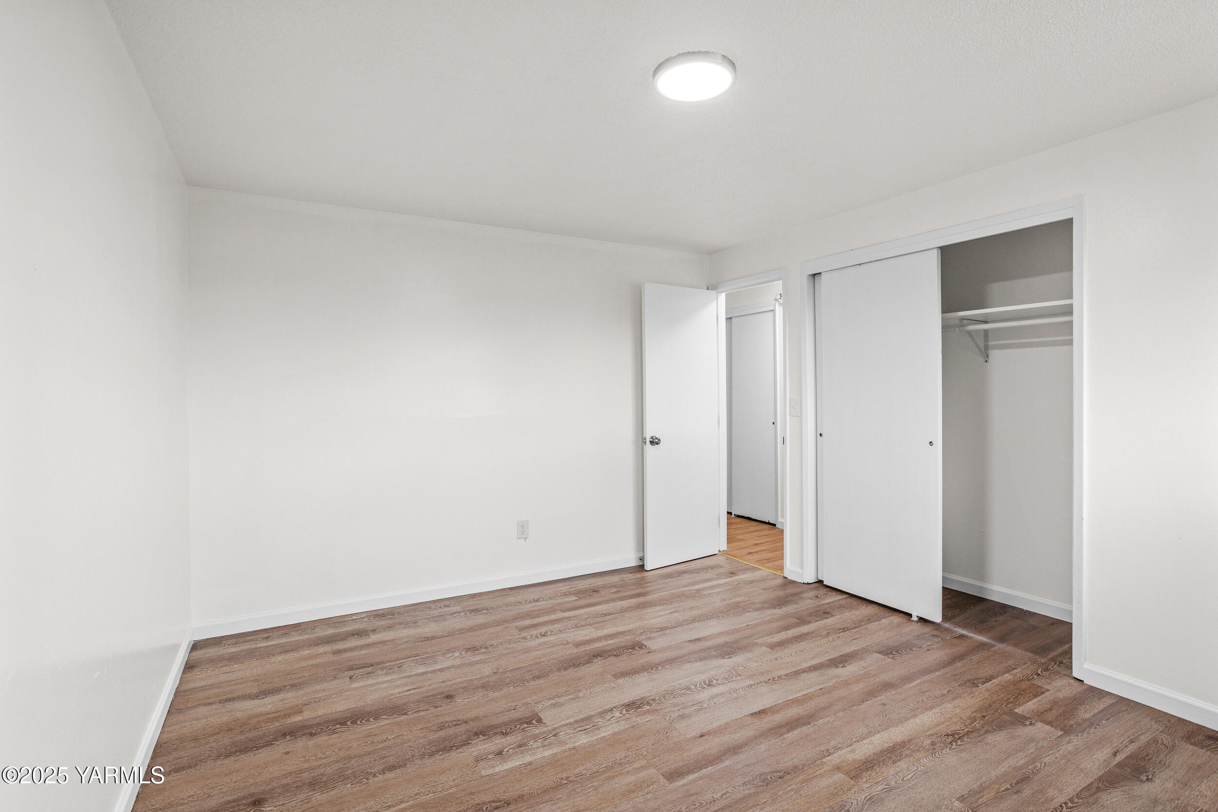 Yakima, Washington 98908, United States, ,Residential,Pending,235477