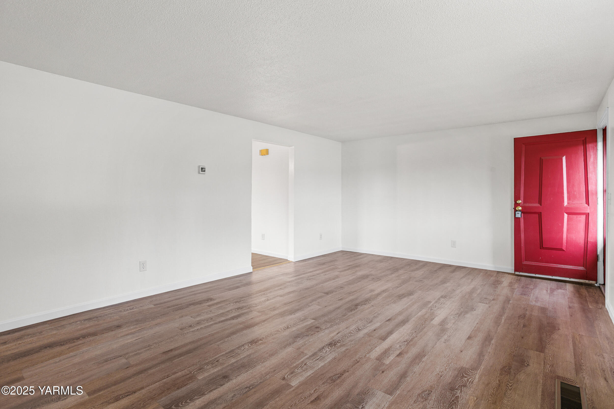 Yakima, Washington 98908, United States, ,Residential,Pending,235477